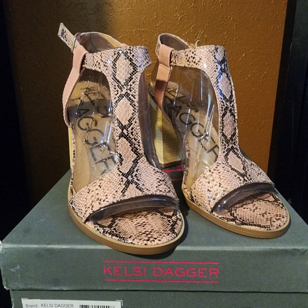 Kelsi Dagger Sandal
